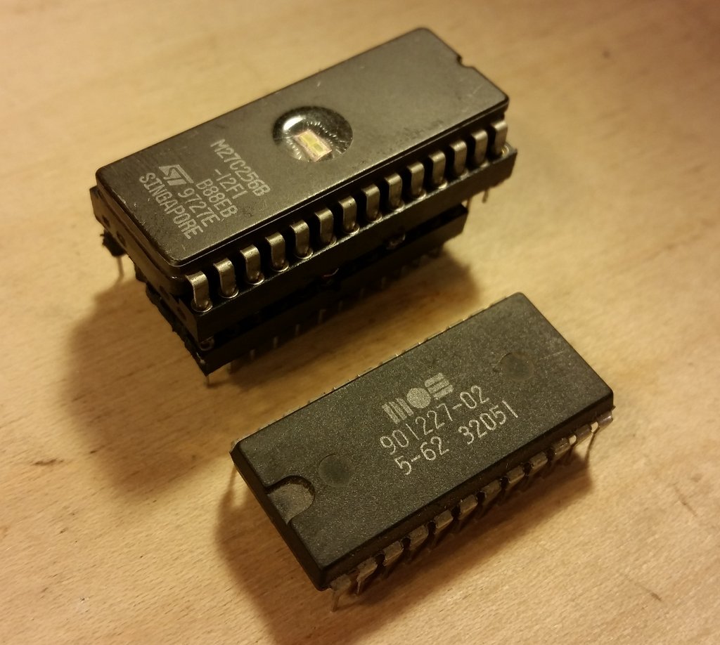 Original C64 Kernel ROM beside an EEPRom containing JiffyDOS