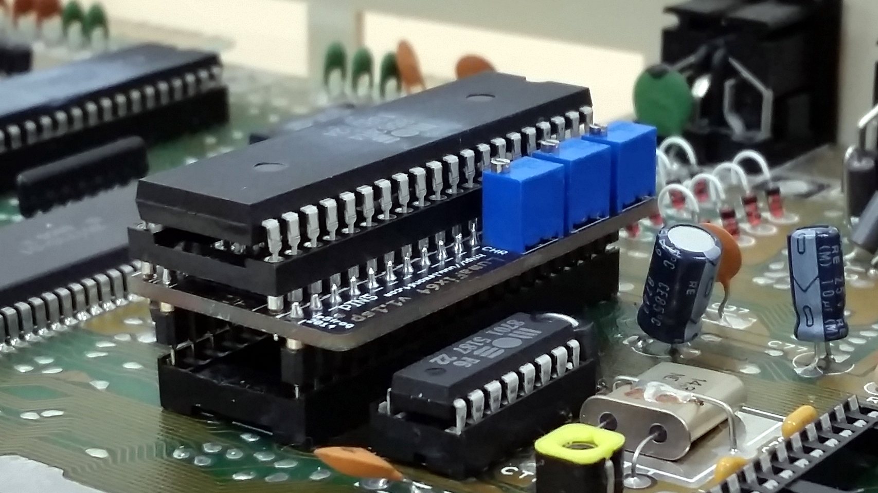 Lumafix64 installed in a Commodore 64C