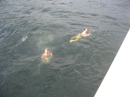 Houseboat 2005 > John's Pictures > Picture 212
 (Click on image for a larger view)