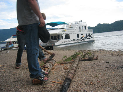 Houseboat 2005 > John's Pictures > Picture 268
 (Click on image for a larger view)