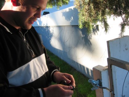 Bo installing a lock