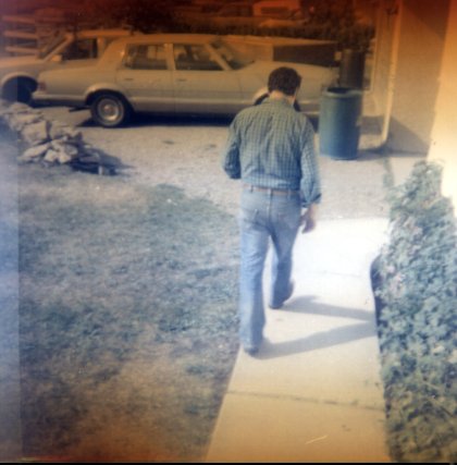 Those cars really put this picture in it's time