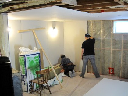 Drywalling progressing